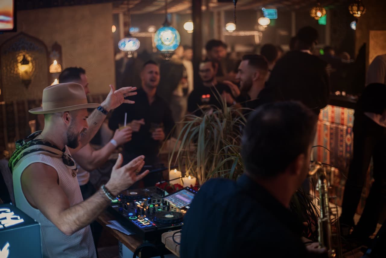 Mood photo of Habibi Skybar in Budapest 9